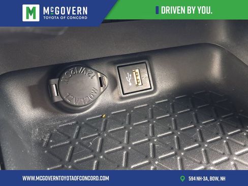 Used 2024 Toyota RAV4 LE AWD/4WD image 29