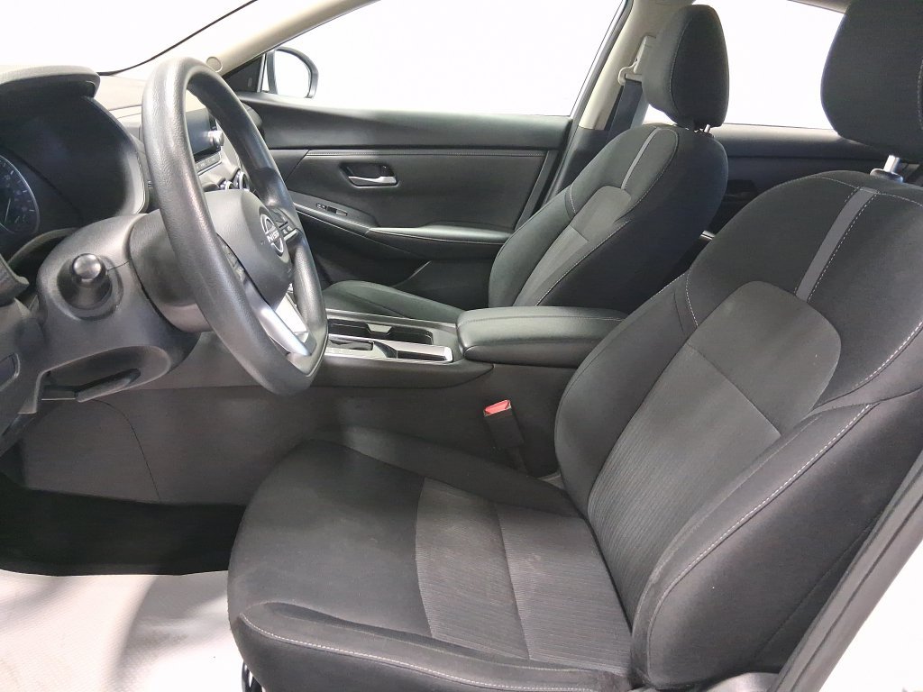 Used 2024 Nissan Sentra SV FWD image 2