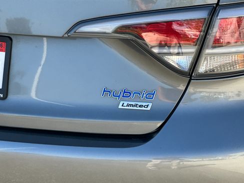 Used 2017 Hyundai Sonata Limited image 25