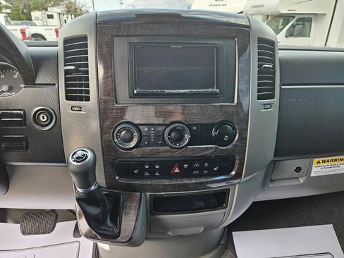 Used 2014 Mercedes-Benz Sprinter 3500 image 22