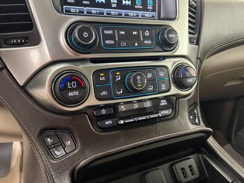 Used 2019 Chevrolet Suburban Premier RWD image 20