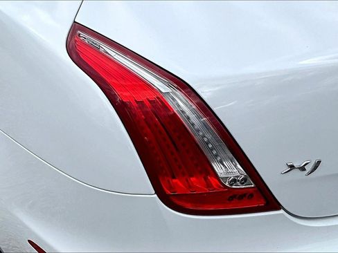 Used 2012 Jaguar XJ image 28