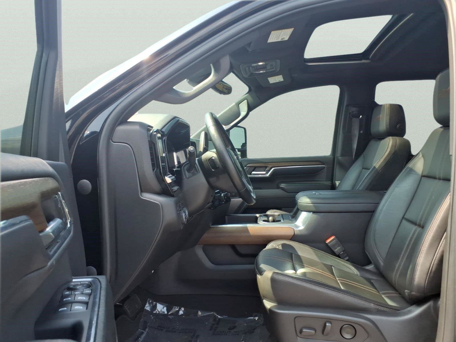 Certified 2024 Chevrolet Silverado 2500 High Country w/ High Country Premium Package AWD/4WD image 17