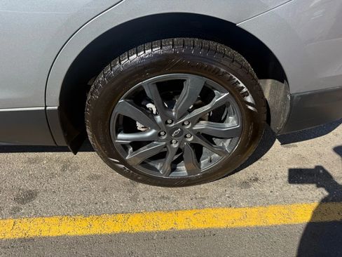 Used 2023 Chevrolet Equinox RS AWD/4WD image 9