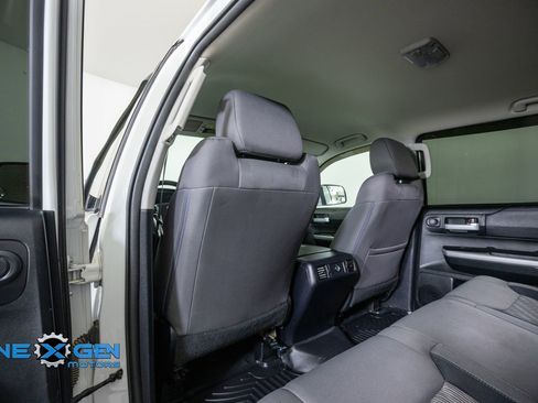 Used 2017 Toyota Tundra SR5 w/ SR5 Upgrade Package AWD/4WD image 29