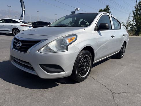 Used 2015 Nissan Versa S Plus FWD image 3