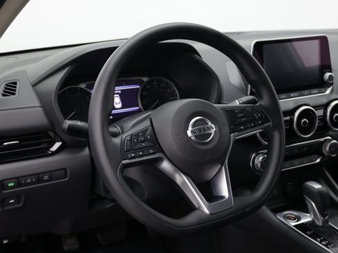 Used 2025 Nissan Sentra SV FWD image 12