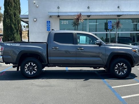 Used 2023 Toyota Tacoma TRD Off-Road w/ Black Out Package (TMS) AWD/4WD image 3