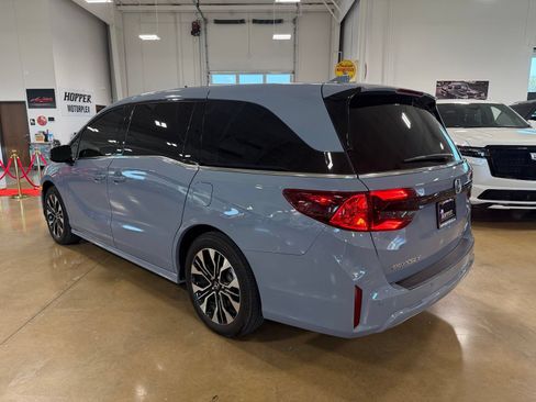 Used 2025 Honda Odyssey Elite image 5