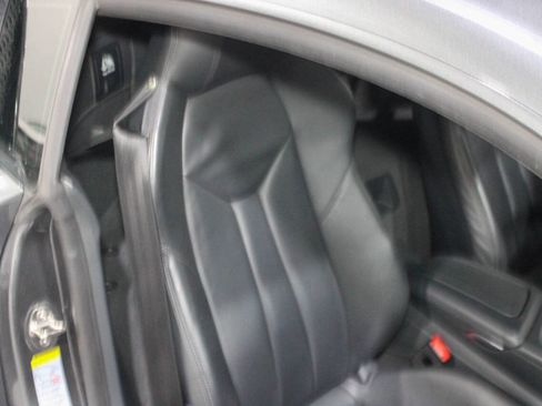 Used 2017 Audi R8 V10 w/ Carbon Exterior Package image 35