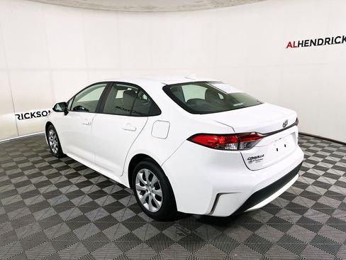 Used 2022 Toyota Corolla LE image 5