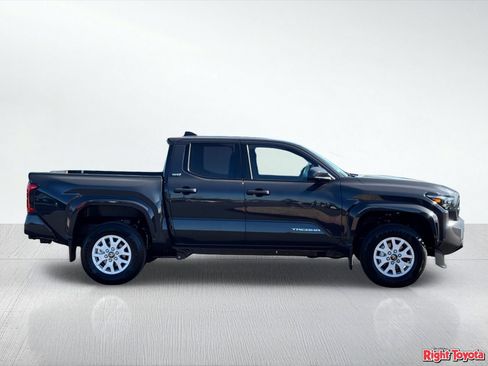 Certified 2026 Toyota Tacoma SR5 AWD/4WD image 7