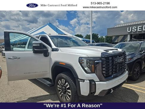 Used 2024 GMC Sierra 2500 Denali Ultimate AWD/4WD image 3