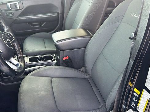 Used 2020 Jeep Wrangler Unlimited Sahara image 20