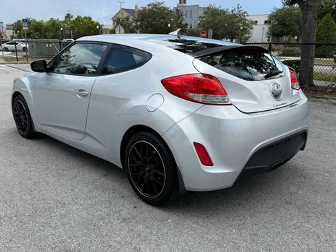 Used 2013 Hyundai Veloster FWD image 8