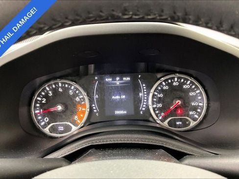 Used 2017 Jeep Renegade Altitude FWD image 24
