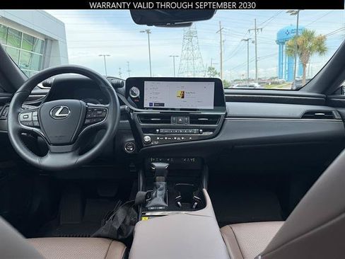 Used 2025 Lexus ES 300h w/ Premium Package FWD image 14