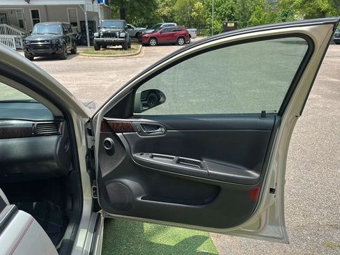 Used 2012 Chevrolet Impala LT FWD image 24