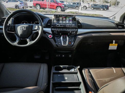 New 2026 Honda Odyssey Touring image 29