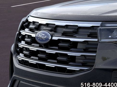 Used 2026 Ford Explorer Active AWD/4WD image 18