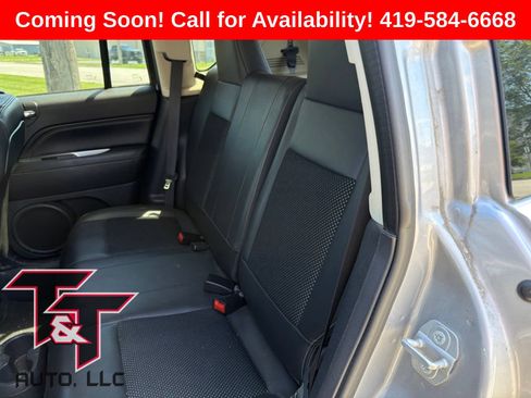 Used 2017 Jeep Compass Latitude AWD/4WD image 6