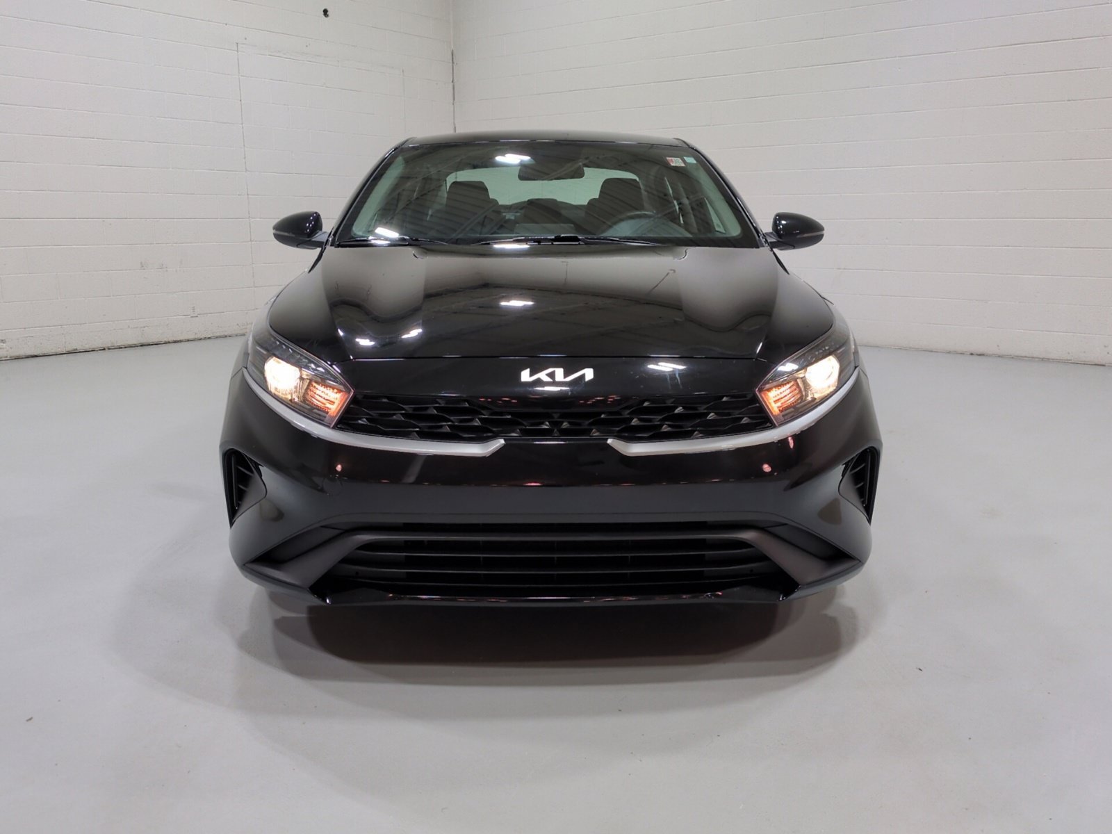 Used 2023 Kia Forte LXS w/ LXS Technology Package FWD image 8