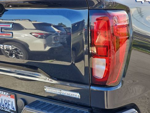Used 2025 GMC Sierra 1500 Elevation image 11