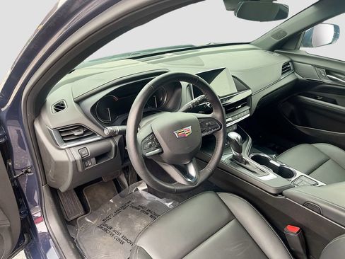 Used 2025 Cadillac CT4 Luxury w/ Cold Weather Package AWD/4WD image 9
