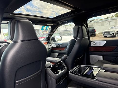 Certified 2023 Lincoln Navigator Reserve AWD/4WD image 23