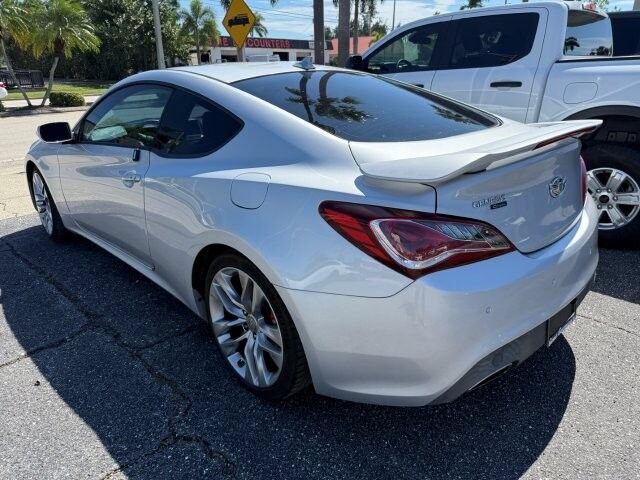 Used 2016 Hyundai Genesis Coupe 3.8 RWD image 6