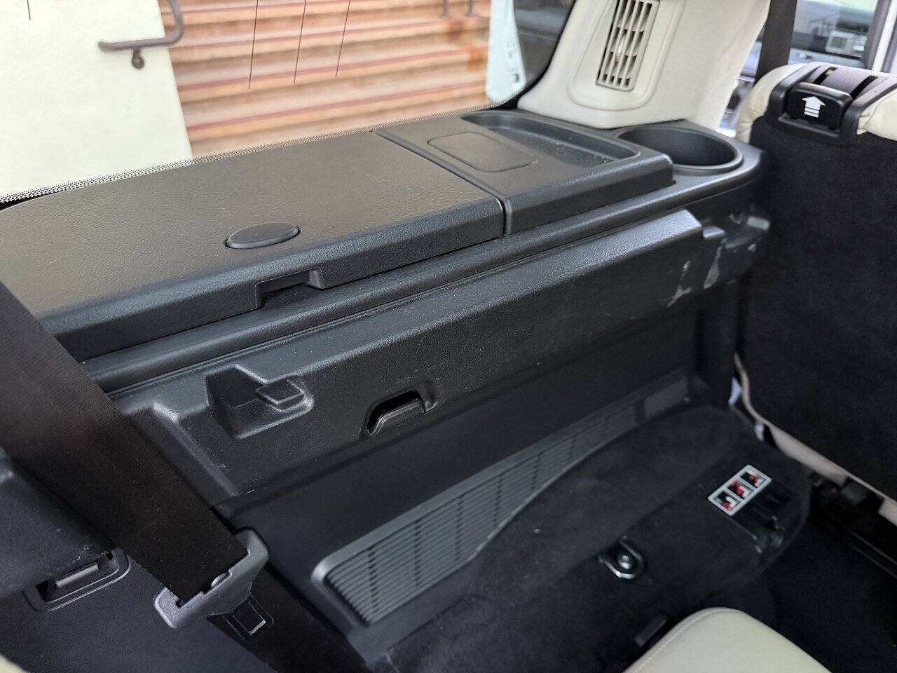 Used 2015 Land Rover LR4 HSE LUX AWD/4WD image 18