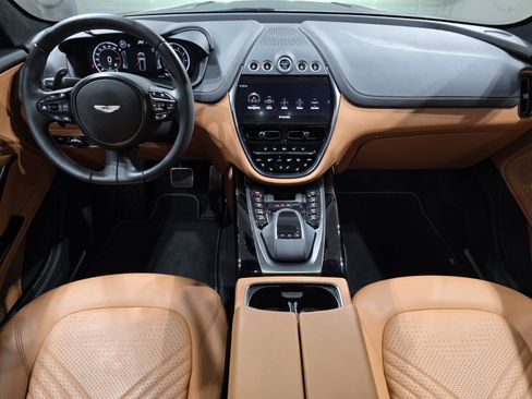 Used 2023 Aston Martin DBX image 10