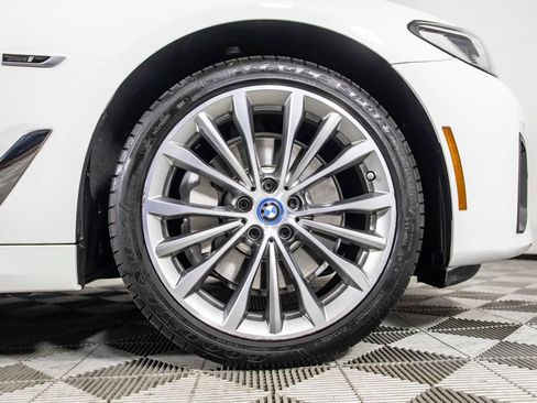 Used 2023 BMW 530e w/ Convenience Package RWD image 41