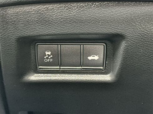 Used 2017 INFINITI Q60 w/ Cargo Package image 31