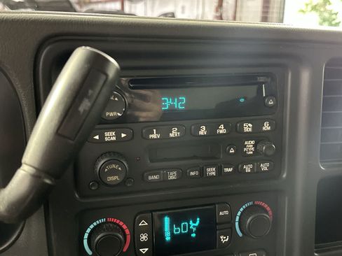 Used 2004 GMC Sierra 1500 SLE w/ Off-Road Package AWD/4WD image 16