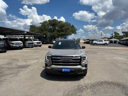 Used 2027 GMC Terrain Elevation w/ Elevation Premium Package FWD image 2