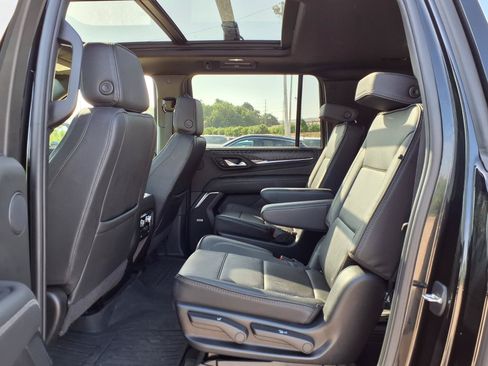 Used 2024 GMC Yukon XL Denali AWD/4WD image 30