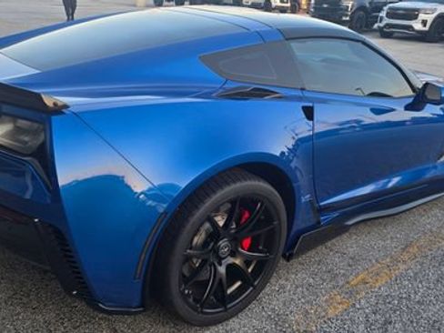 Used 2015 Chevrolet Corvette Z06 w/ 2LZ Preferred Equipment Group RWD image 3