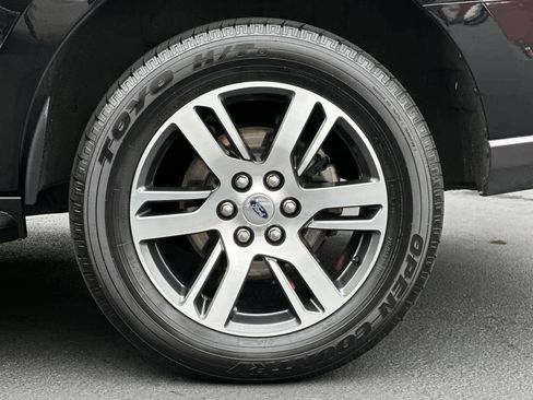 Used 2024 Ford Expedition Limited image 8