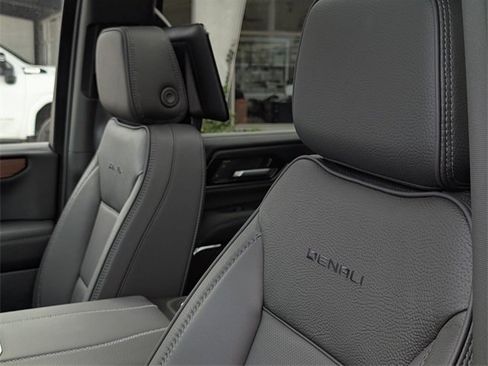 New 2026 GMC Yukon Denali w/ Advanced Technology Package image 14
