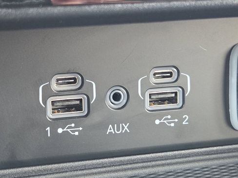 New 2025 Jeep Grand Cherokee Altitude image 12