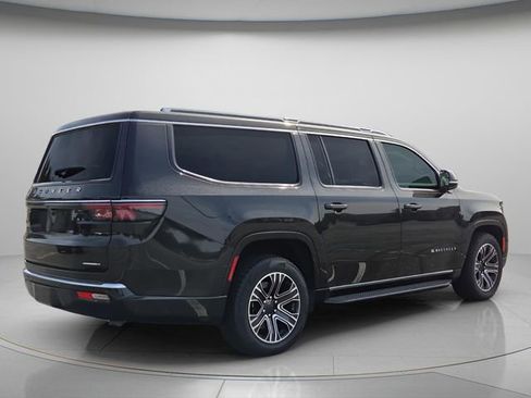Used 2024 Jeep Wagoneer L Series II w/ Flexible Seating Group AWD/4WD image 7