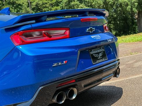 Used 2017 Chevrolet Camaro ZL1 RWD image 23