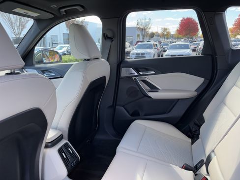 Certified 2025 BMW X1 xDrive28i w/ Technology Package image 32