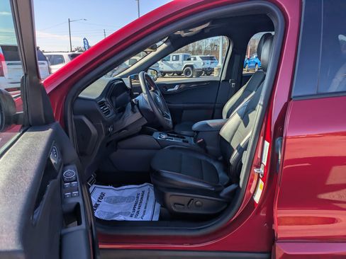 Used 2023 Ford Escape ST-Line image 15