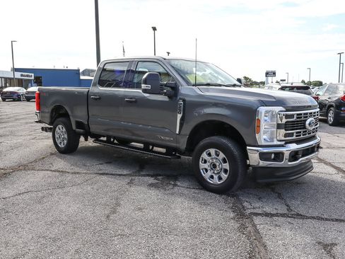 Used 2024 Ford F250 XLT AWD/4WD image 3