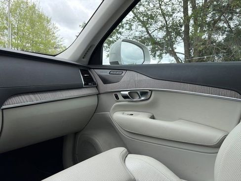 Used 2022 Volvo XC90 T6 Inscription w/ Advanced Package image 25