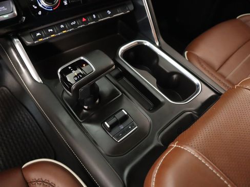 Used 2025 GMC Sierra 1500 Denali Ultimate image 8