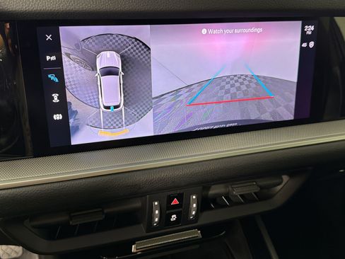 Certified 2024 Porsche Cayenne AWD/4WD image 21