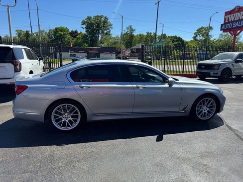 Used 2017 BMW 740i RWD image 4